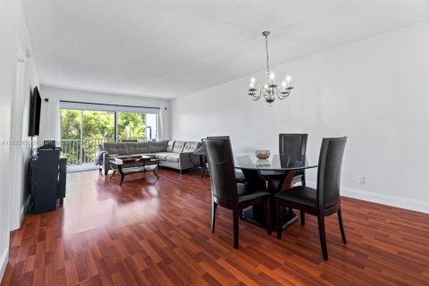 Copropriété à vendre à Pompano Beach, Floride: 1 chambre, 83.61 m2 № 1978255 - photo 10