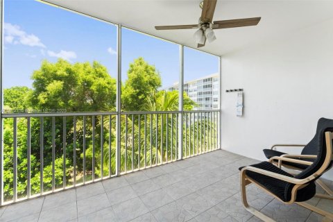 Copropriété à vendre à Pompano Beach, Floride: 1 chambre, 83.61 m2 № 1978255 - photo 5