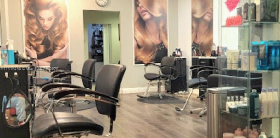 Immobilier commercial à Hollywood, Floride № 1958202