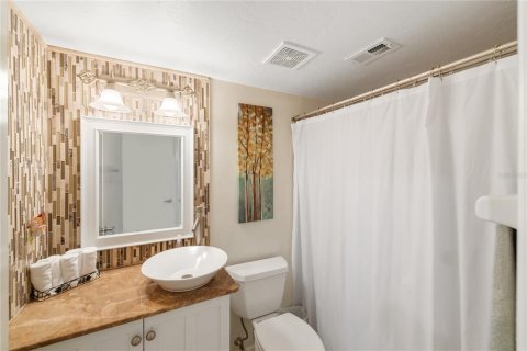 Condo in Venice, Florida, 2 bedrooms  № 1590226 - photo 23