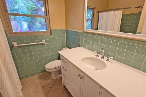 House in Sarasota, Florida 2 bedrooms, 149.02 sq.m. № 1642519 - photo 22