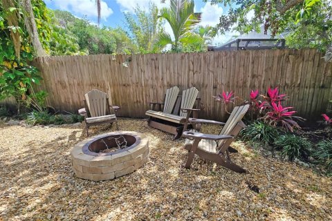 House in Sarasota, Florida 2 bedrooms, 149.02 sq.m. № 1642519 - photo 27