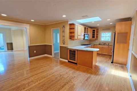 House in Sarasota, Florida 2 bedrooms, 149.02 sq.m. № 1642519 - photo 4