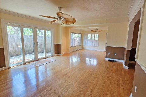 House in Sarasota, Florida 2 bedrooms, 149.02 sq.m. № 1642519 - photo 11