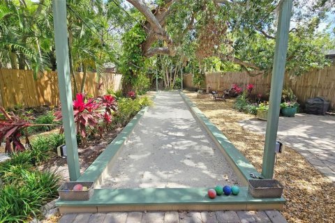 House in Sarasota, Florida 2 bedrooms, 149.02 sq.m. № 1642519 - photo 24