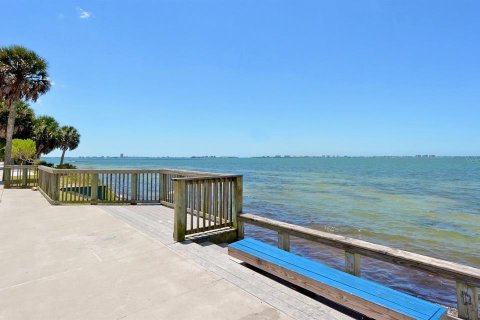House in Sarasota, Florida 2 bedrooms, 149.02 sq.m. № 1642519 - photo 30