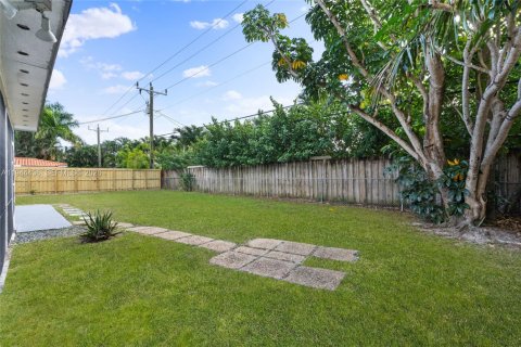 House in Fort Lauderdale, Florida 3 bedrooms, 117.52 sq.m. № 2001041 - photo 28