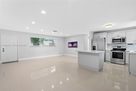House in Fort Lauderdale, Florida 3 bedrooms, 117.52 sq.m. № 2001041 - photo 8