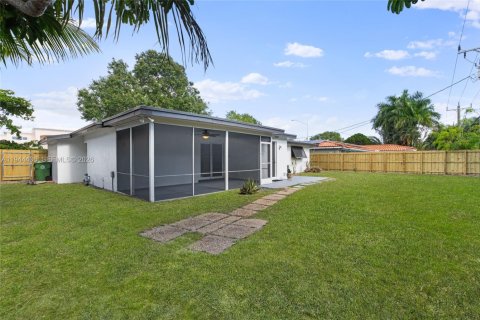 House in Fort Lauderdale, Florida 3 bedrooms, 117.52 sq.m. № 2001041 - photo 29