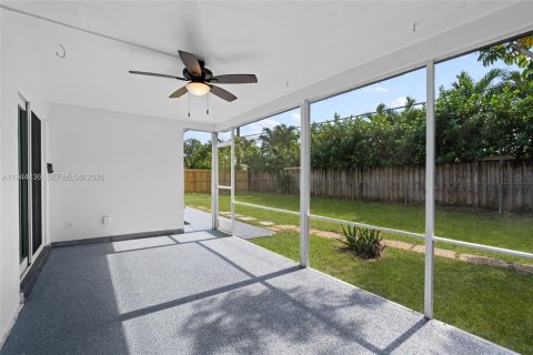 House in Fort Lauderdale, Florida 3 bedrooms, 117.52 sq.m. № 2001041 - photo 26
