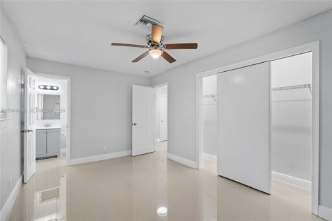 House in Fort Lauderdale, Florida 3 bedrooms, 117.52 sq.m. № 2001041 - photo 19