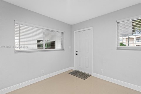 House in Fort Lauderdale, Florida 3 bedrooms, 117.52 sq.m. № 2001041 - photo 6