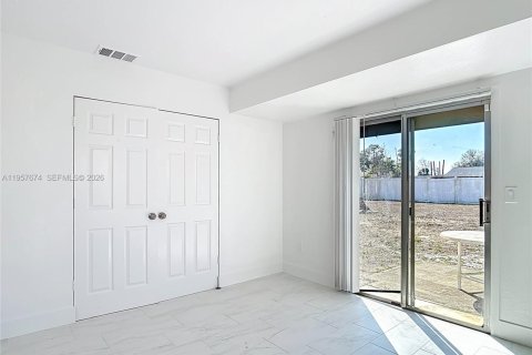 Villa ou maison à louer à North Port, Floride: 3 chambres, 124.49 m2 № 2153568 - photo 15