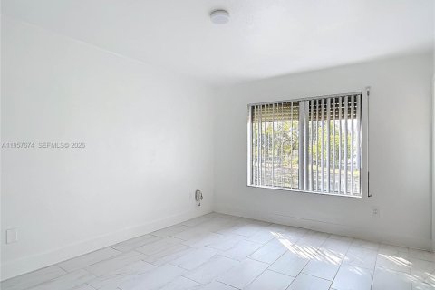 Villa ou maison à louer à North Port, Floride: 3 chambres, 124.49 m2 № 2153568 - photo 18