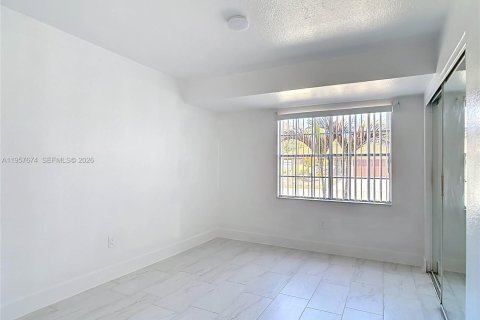 Villa ou maison à louer à North Port, Floride: 3 chambres, 124.49 m2 № 2153568 - photo 16