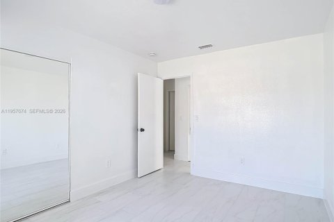 Villa ou maison à louer à North Port, Floride: 3 chambres, 124.49 m2 № 2153568 - photo 19