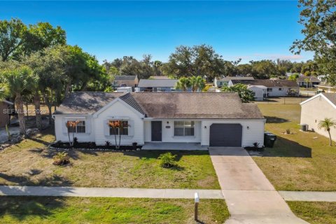 Villa ou maison à North Port, Floride 3 chambres, 124.49 m2 № 2153568