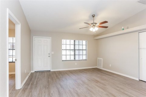 Снять в аренду виллу или дом в Сент-Питерсберг, Флорида 5 комнат, 103.86м2, № 1853858 - фото 3