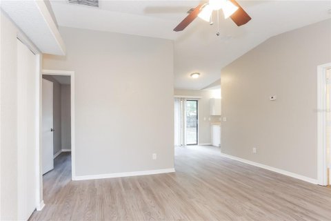 Снять в аренду виллу или дом в Сент-Питерсберг, Флорида 5 комнат, 103.86м2, № 1853858 - фото 4