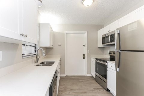 Снять в аренду виллу или дом в Сент-Питерсберг, Флорида 5 комнат, 103.86м2, № 1853858 - фото 6