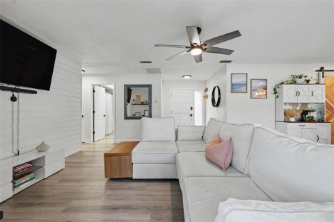 Villa ou maison à vendre à Clearwater, Floride: 3 chambres, 128.58 m2 № 2137779 - photo 9