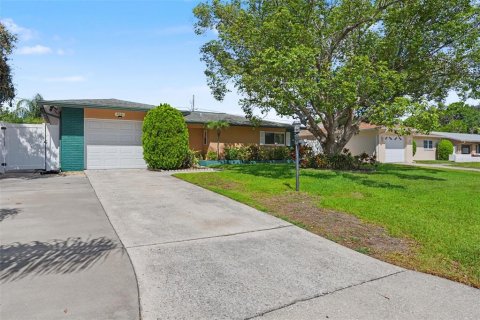 Villa ou maison à vendre à Clearwater, Floride: 3 chambres, 128.58 m2 № 2137779 - photo 2