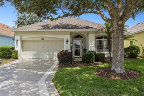 House in Leesburg, Florida 3 bedrooms, 176.24 sq.m. № 2277584