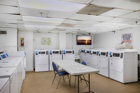 Купить кондоминиум в Санни-Айлс-Бич, Флорида 40.88м2, № 1957423 - фото 27