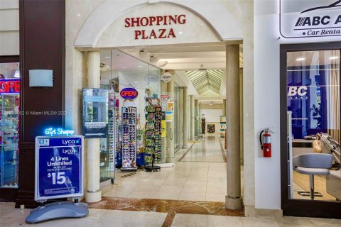 Купить кондоминиум в Санни-Айлс-Бич, Флорида 40.88м2, № 1957423 - фото 24