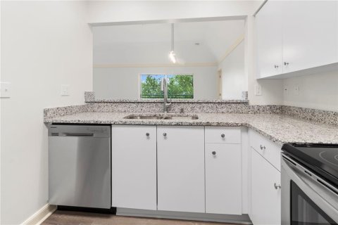 Condo in Sarasota, Florida, 2 bedrooms № 2156273 - photo 16