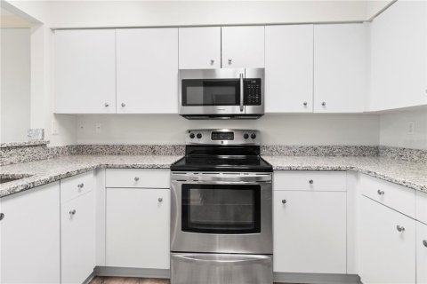 Condo in Sarasota, Florida, 2 bedrooms № 2156273 - photo 15