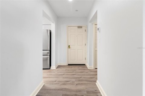 Condo in Sarasota, Florida, 2 bedrooms № 2156273 - photo 10