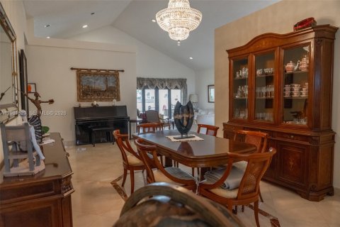 Villa ou maison à vendre à Miami, Floride: 5 chambres, 362.6 m2 № 2080383 - photo 7