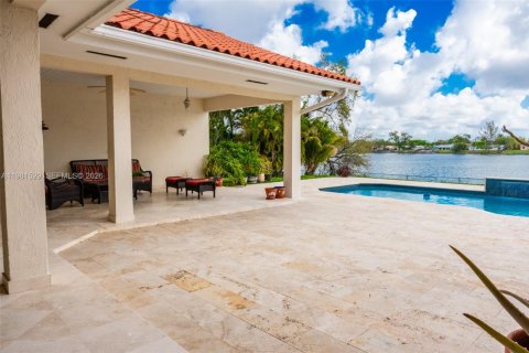 Villa ou maison à vendre à Miami, Floride: 5 chambres, 362.6 m2 № 2080383 - photo 29