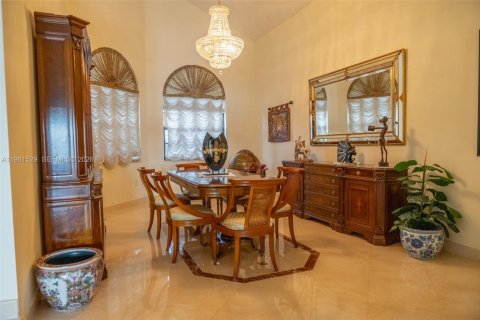 Villa ou maison à vendre à Miami, Floride: 5 chambres, 362.6 m2 № 2080383 - photo 6