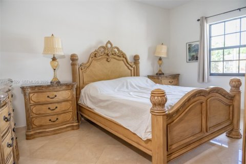 Villa ou maison à vendre à Miami, Floride: 5 chambres, 362.6 m2 № 2080383 - photo 20