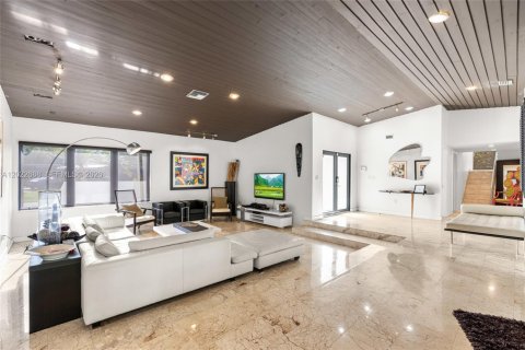 Villa ou maison à louer à Palmetto Bay, Floride: 5 chambres, 423.54 m2 № 2177275 - photo 6