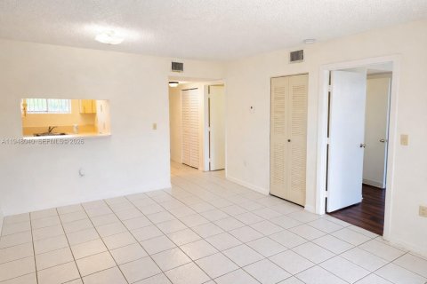 Снять в аренду кондоминиум в Майами, Флорида 1 спальня, 78.78м2, № 2004061 - фото 19