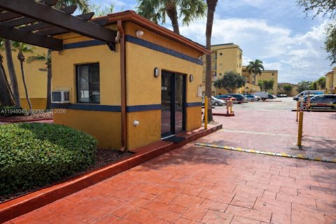 Снять в аренду кондоминиум в Майами, Флорида 1 спальня, 78.78м2, № 2004061 - фото 7