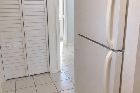 Снять в аренду кондоминиум в Майами, Флорида 1 спальня, 78.78м2, № 2004061 - фото 18