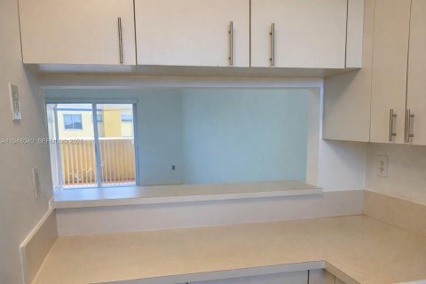 Снять в аренду кондоминиум в Майами, Флорида 1 спальня, 78.78м2, № 2004061 - фото 17