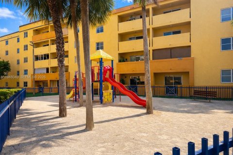 Снять в аренду кондоминиум в Майами, Флорида 1 спальня, 78.78м2, № 2004061 - фото 12