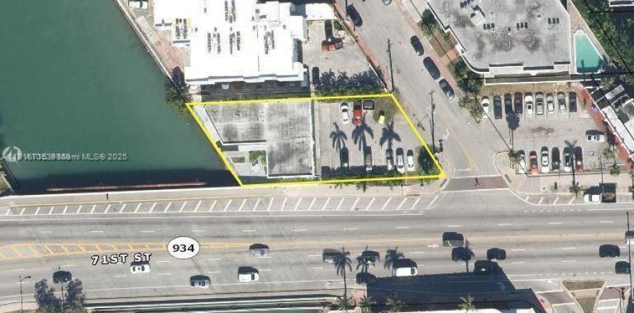 Commercial property in Miami Beach, Florida № 1973482