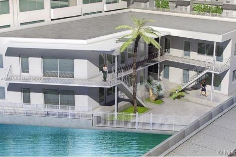 Commercial property in Miami Beach, Florida № 1973482 - photo 2
