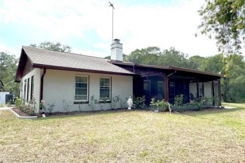 House in Oak Hill, Florida 3 bedrooms, 198.44 sq.m. № 1679131 - photo 1