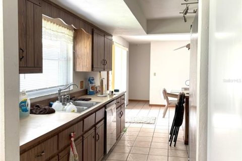 House in Oak Hill, Florida 3 bedrooms, 198.44 sq.m. № 1679131 - photo 15