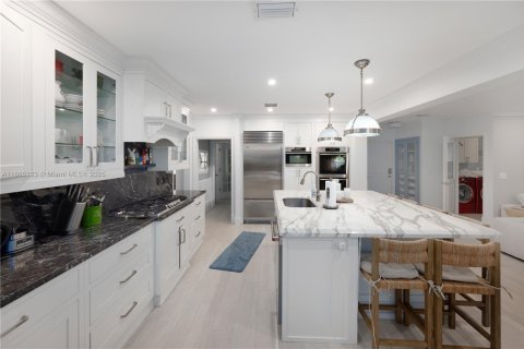 Купить виллу или дом в Бока-Ратон, Флорида 5 спален, 357.77м2, № 1923048 - фото 10