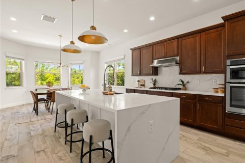 Casa en venta en Orlando, Florida, 5 dormitorios, 367.34 m2 № 1917165 - foto 8