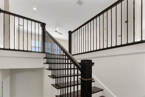 Casa en venta en Orlando, Florida, 5 dormitorios, 367.34 m2 № 1917165 - foto 25