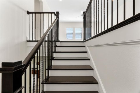 Casa en venta en Orlando, Florida, 5 dormitorios, 367.34 m2 № 1917165 - foto 26